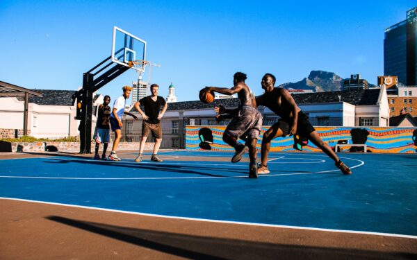 Beginner tips for free-to-play football and basketball on iOS and Google Play