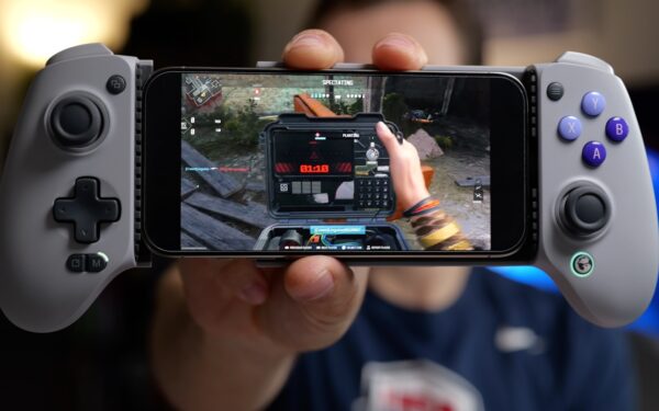 How to choose a mobile controller that makes phone play feel natural