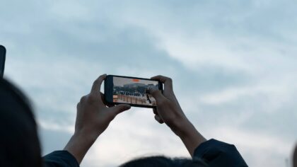 How to choose the right mobile game controller and set it up on Android and iOS