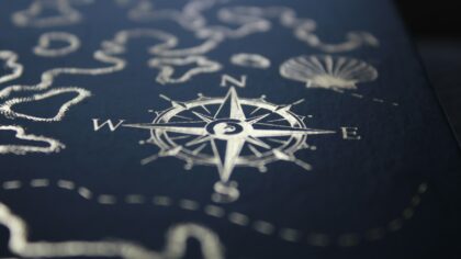 How to explore open worlds efficiently using map tools in modern RPGs