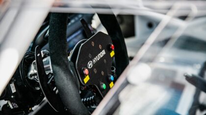How to take corners faster in racing titles without losing control