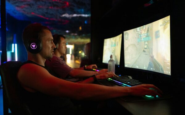 Safer friend requests in online games: how to connect without oversharing