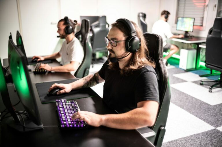 Online gaming clan