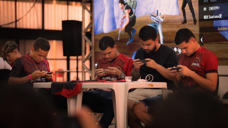 Mobile esports arena