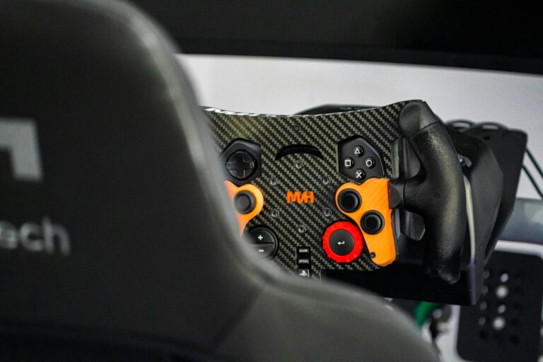 Sim racing cockpit