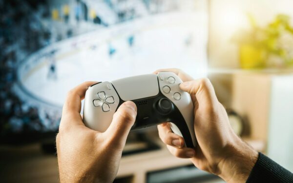 How to aim better in console shooters with a standard controller