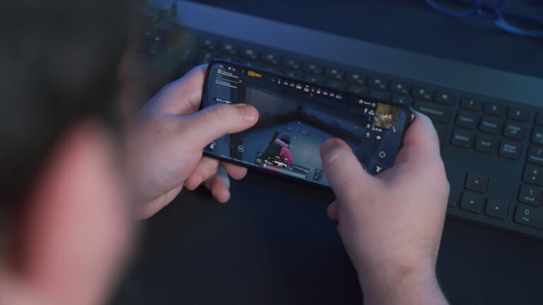 Mobile moba game