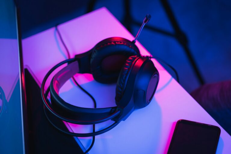 Gaming headset microphone