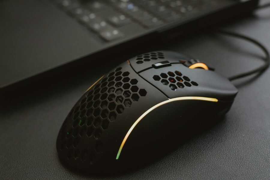 Gaming mouse desk