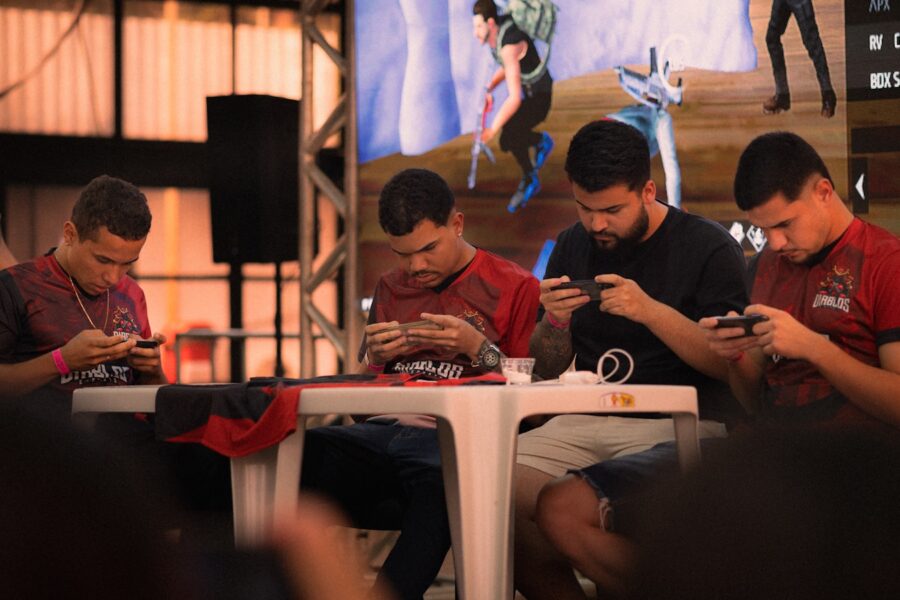 Mobile racing esports