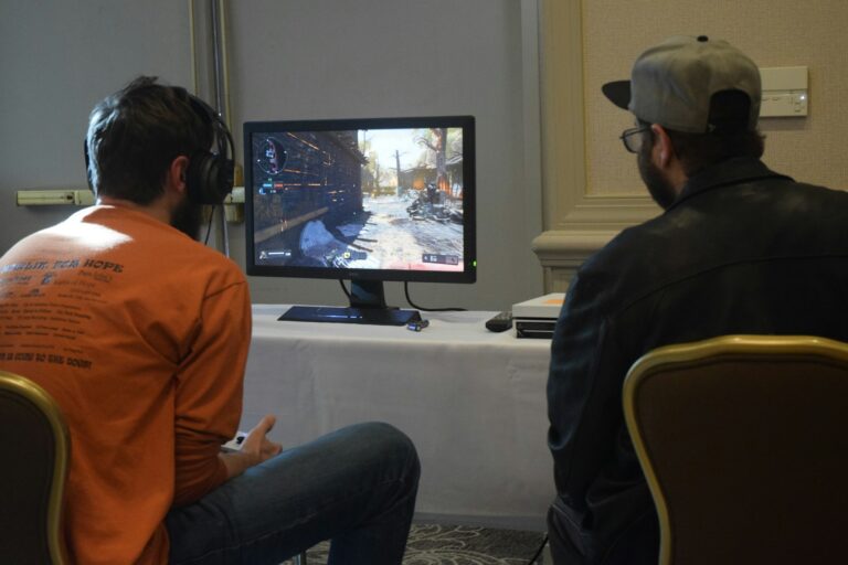 Online multiplayer game