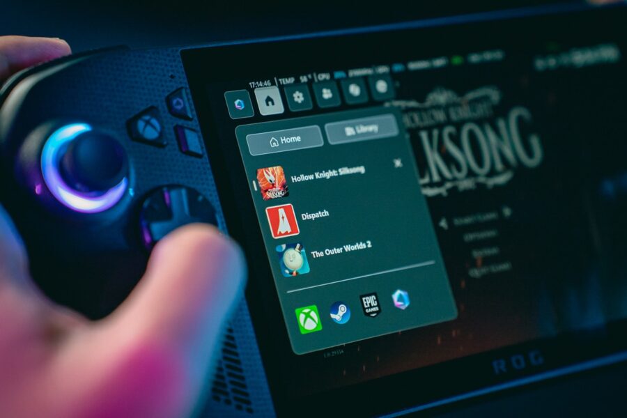 Gaming monitor keyboard