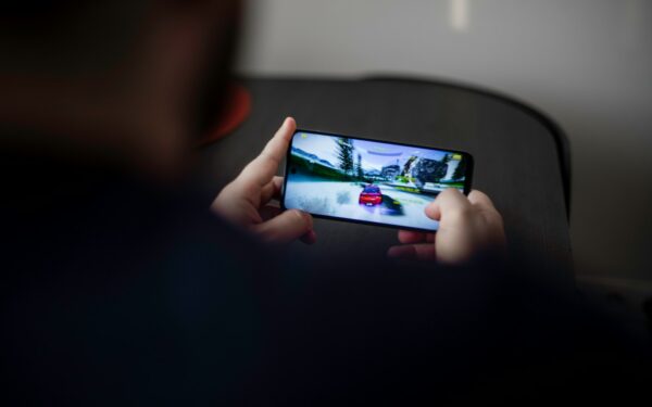 Best sports mobile games for quick sessions and deeper seasons