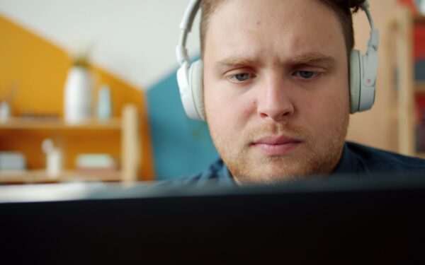 Choosing safe usernames in online games without giving away your real life