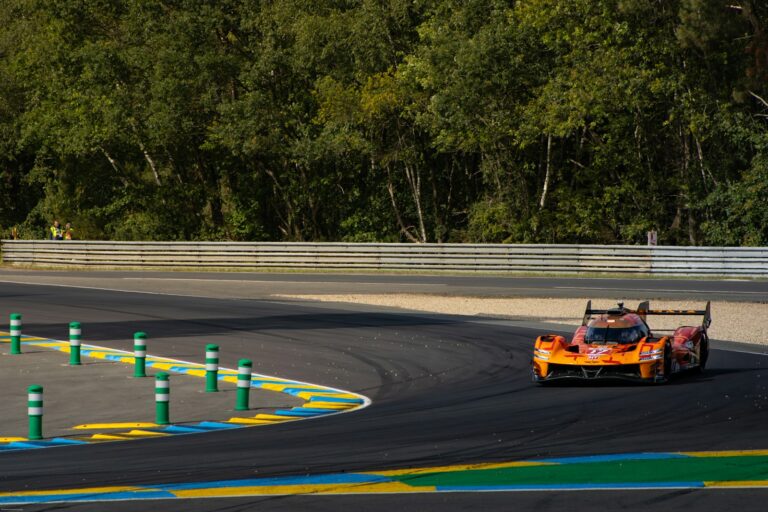 Race track corner