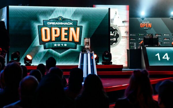 How open qualifiers keep esports fresh and give new teams a real shot