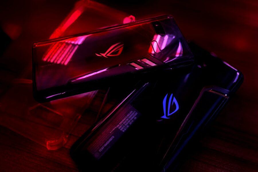 Gaming phone cooling
