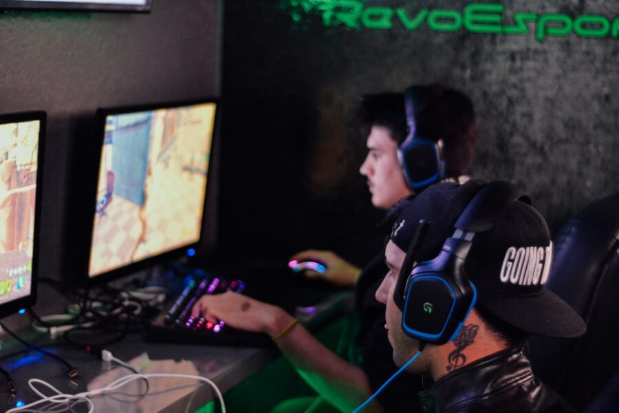 Gamer practicing aim