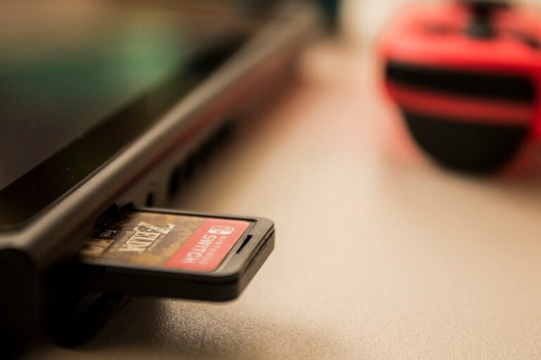 Gaming handheld console