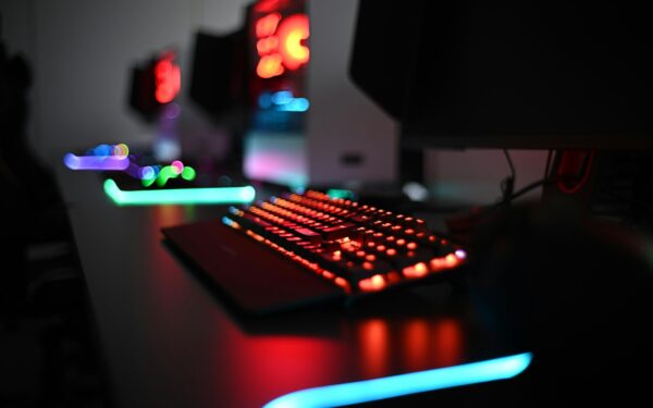 Safe downloading habits for PC gamers: how to get new titles without hidden risks