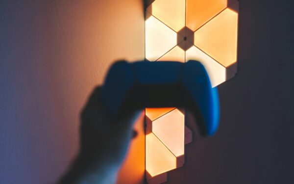 Simple puzzle habits that quietly make you better at every game