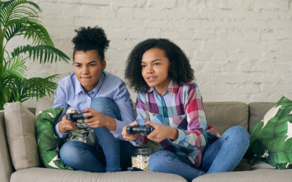Smart co-op: how to get more out of mobile games you play together