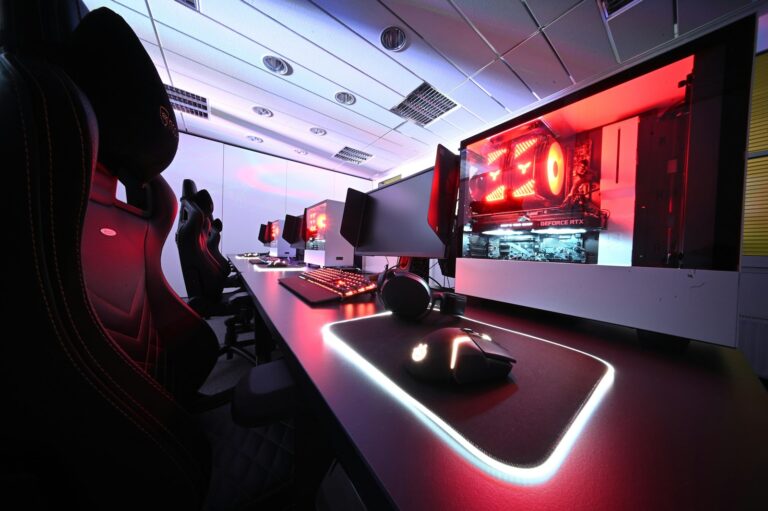 Gamer desk battle