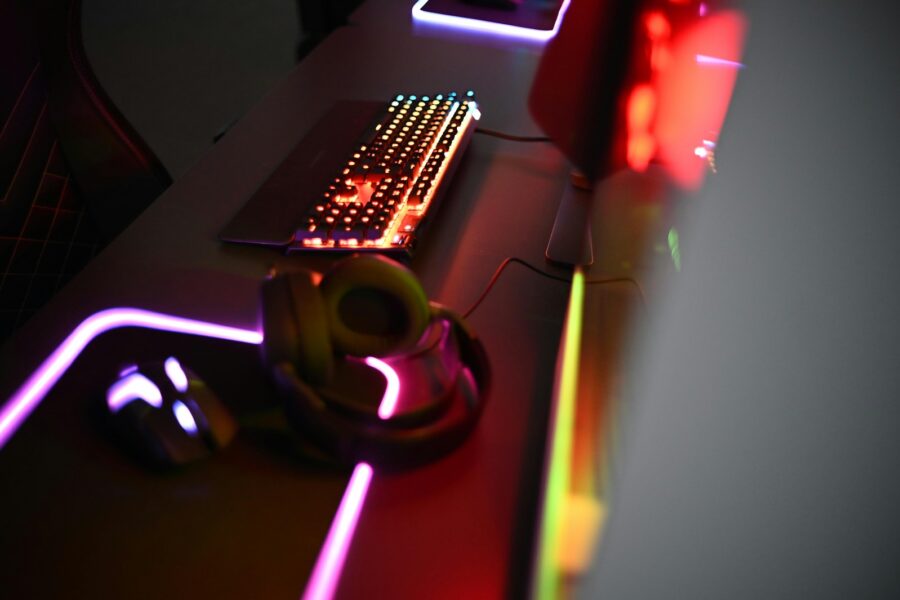 Gamer desk battle
