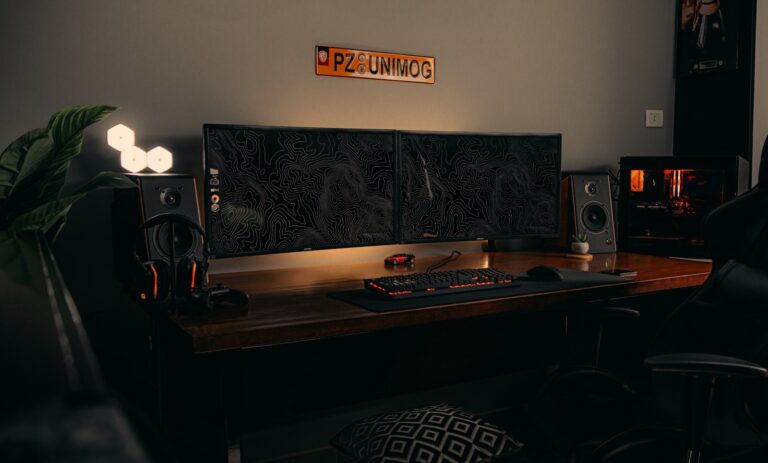Teen gamer desk