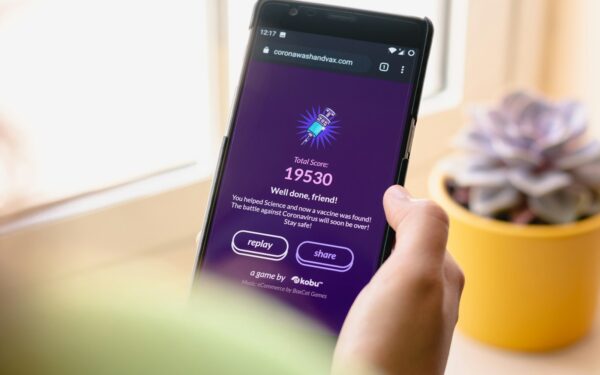 Why daily login rewards matter in mobile games and how to use them wisely